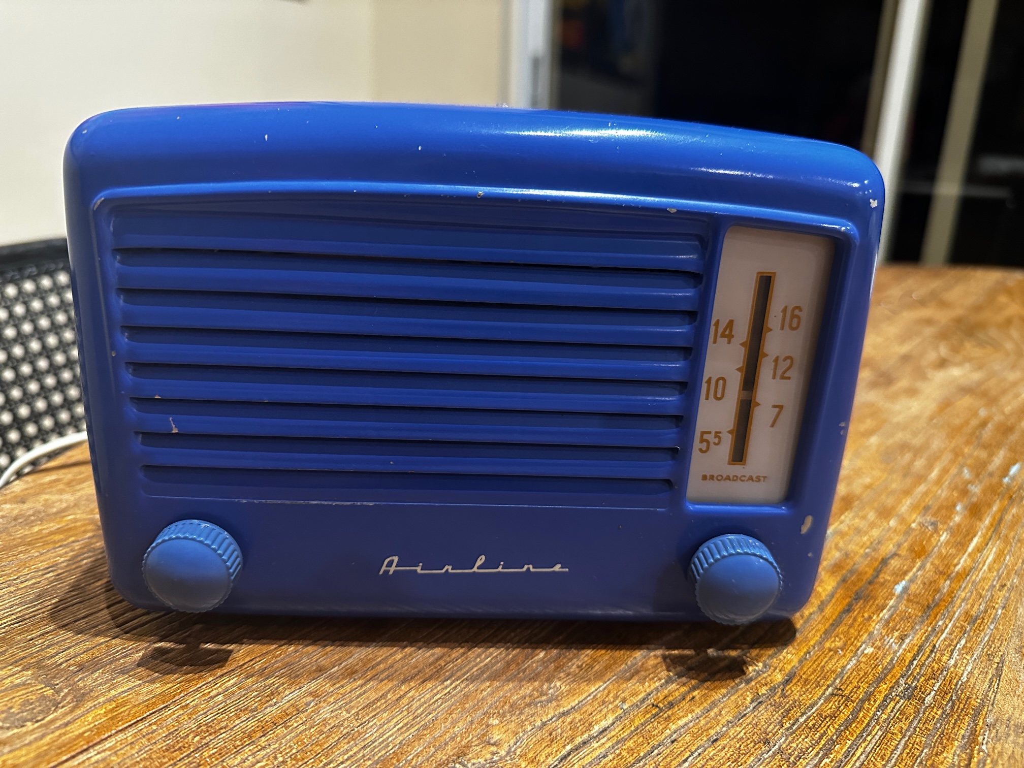 1948 Airline 84KR Midget Radio_45124.JPG